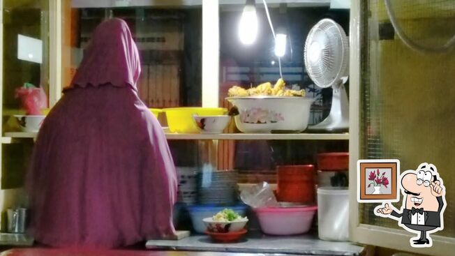Soto Sokaraja Bu Amin: Rasa Hangat yang Mengajak Berbagi di Jl. Dr. Soetomo